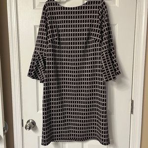 Pattern dress with bell sleeves